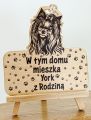 Drewniana tabliczka dekoracyjna Z wizerunkiem Yorka - Tu mieszka York z rodziną
